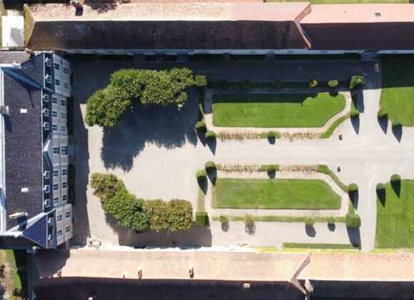 cour vue en drone